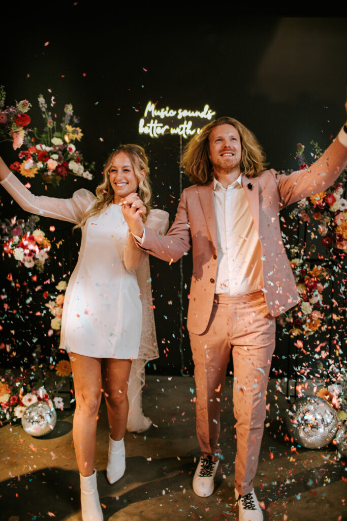 mariage Lyon couple marié rock wedding planner noce machine
